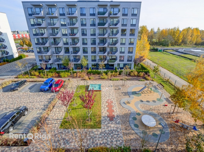 Izīrē gaišu 2 istabu dzīvokli projektā 