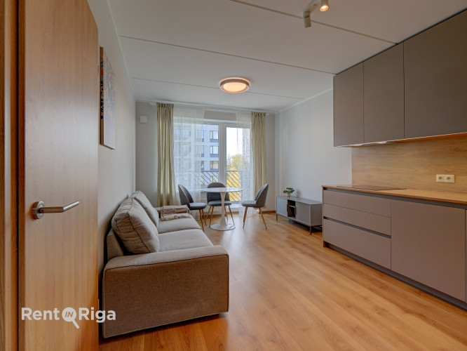 Izīrē gaišu 2 istabu dzīvokli projektā 