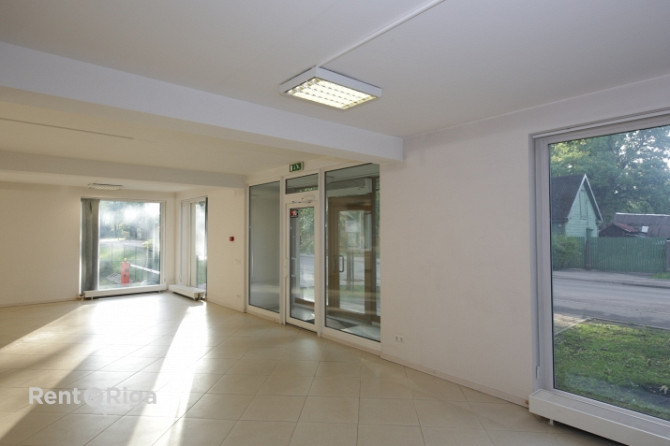 Plaša pielietojuma telpas Čiekurkalnā.   Piedāvājam nomai gaišas un plašas telpas ēkas pirmajā stāvā Рига - изображение 3