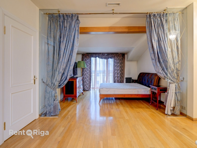 Komfortabls un mājīgs dzīvoklis Blaumaņa ielā, pašā Rīgas centrā. Ēka ir aprīkota ar Rīga - foto 14
