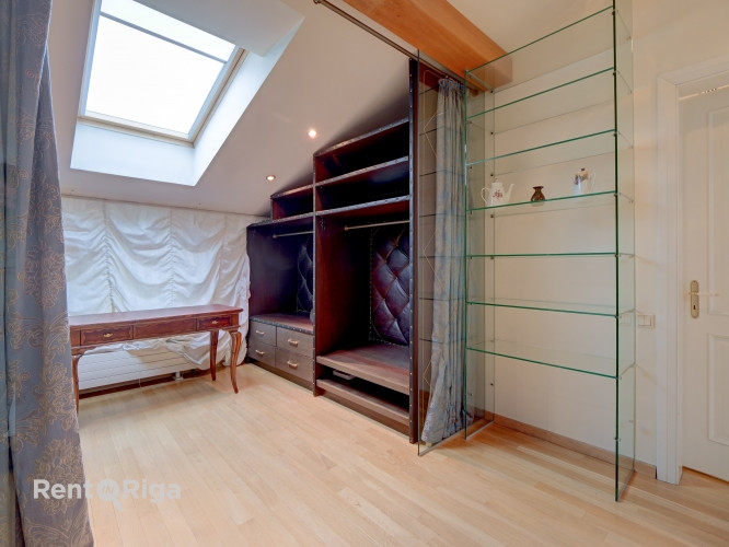 Komfortabls un mājīgs dzīvoklis Blaumaņa ielā, pašā Rīgas centrā. Ēka ir aprīkota ar Rīga - foto 17