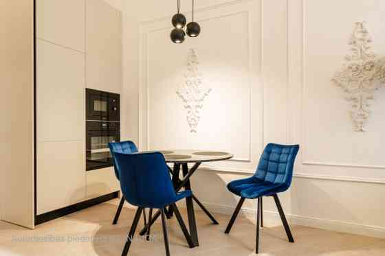 Предлагается в аренду изысканная квартира в красивом, аристократичном здании на Рига