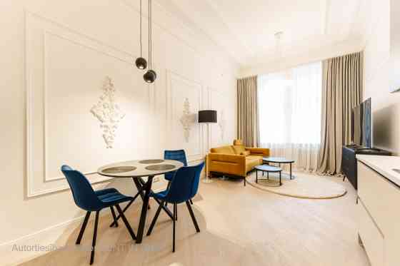 Предлагается в аренду изысканная квартира в красивом, аристократичном здании на Рига