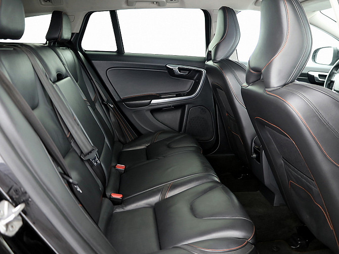Volvo V60 Ocean Race Facelift ATM 2.0 D4 110kW Таллин - изображение 7