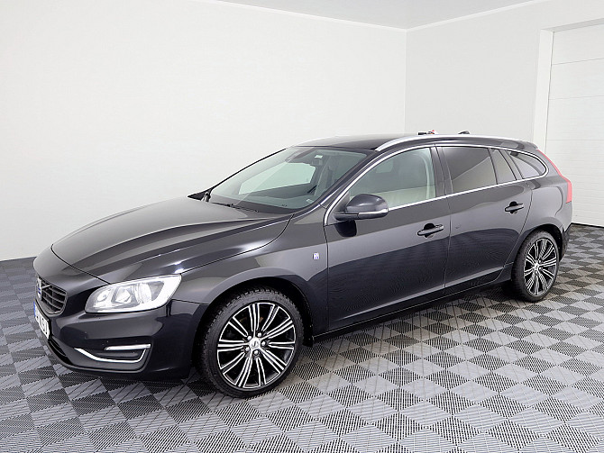 Volvo V60 Ocean Race Facelift ATM 2.0 D4 110kW Таллин - изображение 2