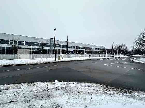 Территория обнесена забором, разрешено строить двухэтажное здание, разрешено Rīga