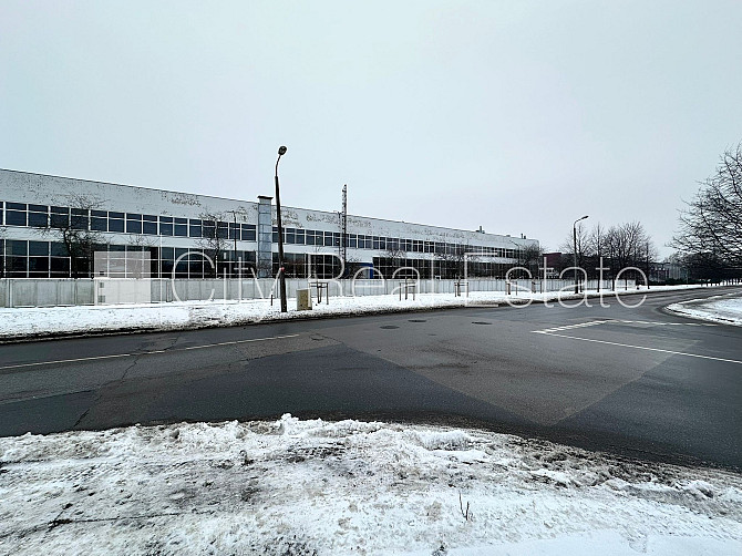 Iežogota teritorija, atļauts būvēt divu stāvu ēku, atļauts būvēt daudzstāvu Rīga - foto 1