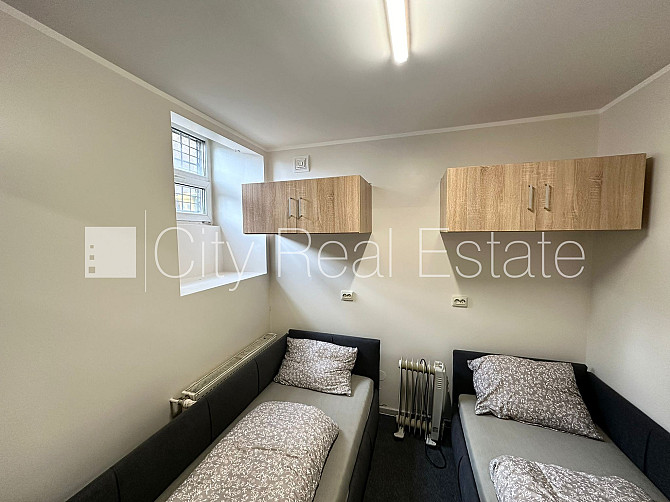 Fasādes māja, labiekārtots apzaļumots pagalms, slēgts pagalms, vieta vairākām Rīga - foto 12