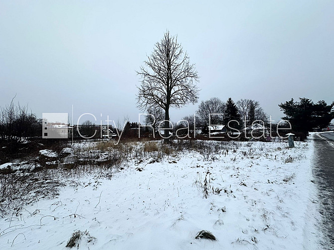 Iežogota teritorija, atļauts būvēt divu stāvu ēku, atļauts būvēt daudzstāvu Rīga - foto 2