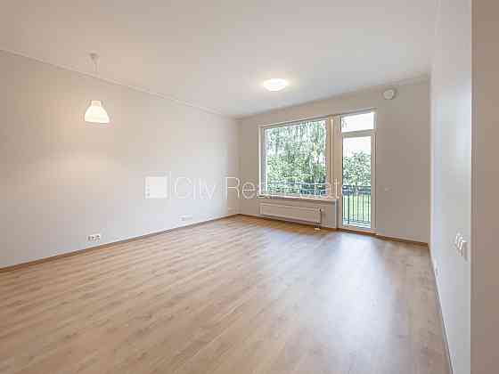 Здание во дворе, реновированный дом, закрытый двор, возможность аренды парковки, Rīga