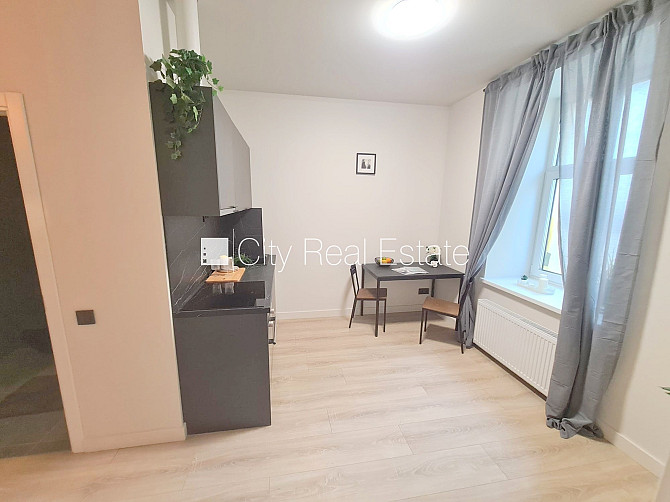 Pagalma ēka, renovēta māja, slēgts pagalms, ieeja no ielas un pagalma, kāpņu telpa pēc Rīga - foto 2