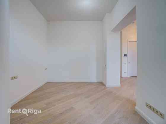 Элегантные апартаменты с балконом, выходящим во двор!  В отреставрированном Рига