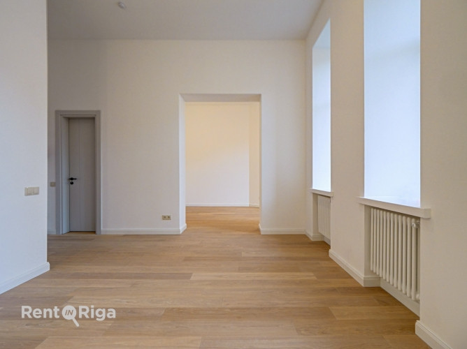 Элегантные апартаменты с балконом, выходящим во двор!  В отреставрированном Рига - изображение 4