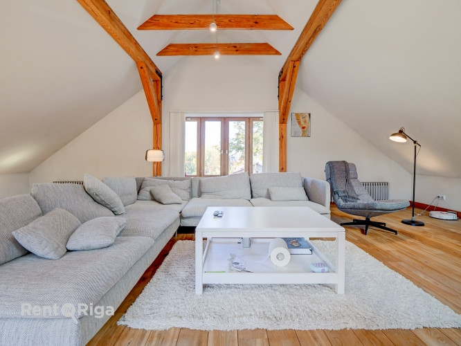 Klusums un miers, bet pilsētas enerģija aiz loga.  Ilgtermiņa īrei tiek piedāvāts 3 Rīga - foto 15