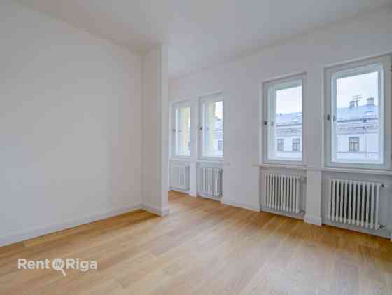 Эксклюзивная 4-комнатная мансардная квартира в центре Риги!  В Рига