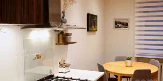 Красивая и просторная 3-комнатная квартира в тихом центре Риги.  Светлая Rīga