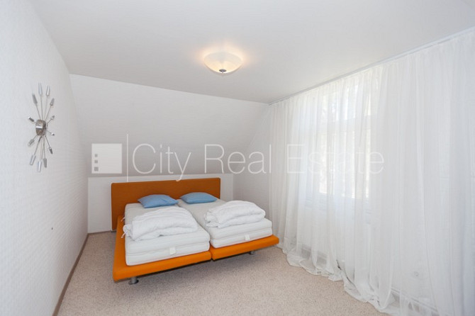 Реновированный дом, благоустроенный озеленённый двор, территория обнесена Юрмала - изображение 18