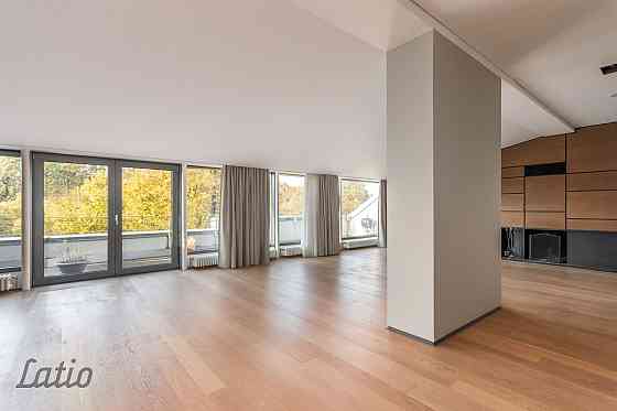 Pārdošanā ekskluzīvs penthouse apartaments Kalpaka bulvārī 9
Modernai un komfortablai dzīvei  šis pe Rīga