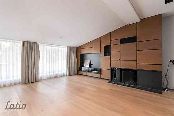 Pārdošanā ekskluzīvs penthouse apartaments Kalpaka bulvārī 9
Modernai un komfortablai dzīvei  šis pe Rīga