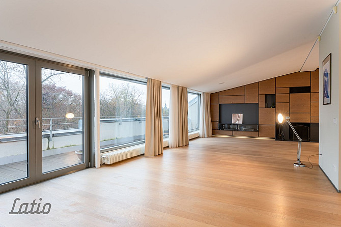 Pārdošanā ekskluzīvs penthouse apartaments Kalpaka bulvārī 9
Modernai un komfortablai Rīga - foto 7