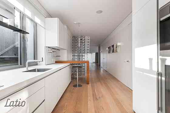 Izīrē ekskluzīvu penthouse apartamentu Kalpaka bulvārī 9
Modernai un komfortablai dzīvei  šis pentho Рига