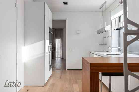 Izīrē ekskluzīvu penthouse apartamentu Kalpaka bulvārī 9
Modernai un komfortablai dzīvei  šis pentho Рига