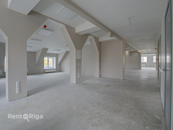 Jaunas biroja telpas Klusajā centrā.  Piedāvājam nomai mūsdienīgas un stilīgas biroja telpas Rīga - foto 1