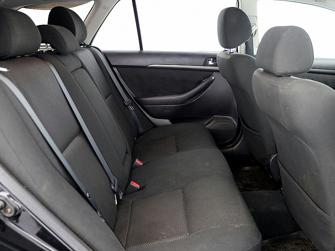 Toyota Avensis Linea Sol 2.0 D-4D 85kW Tallina - foto 7