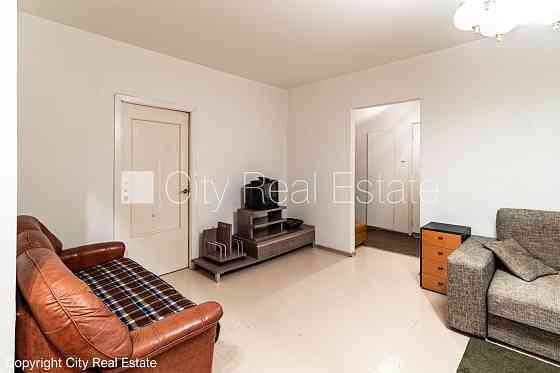 Земля в собственности, здание во дворе, благоустроенная озеленённая территория, Rīga