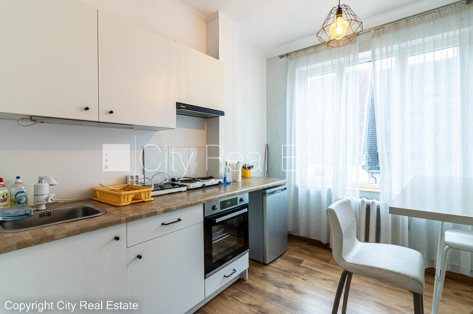 Fasādes māja, renovēta māja, ķieģeļu mūra sienas, kāpņu telpa pēc kosmētiskā remonta, Rīga - foto 10