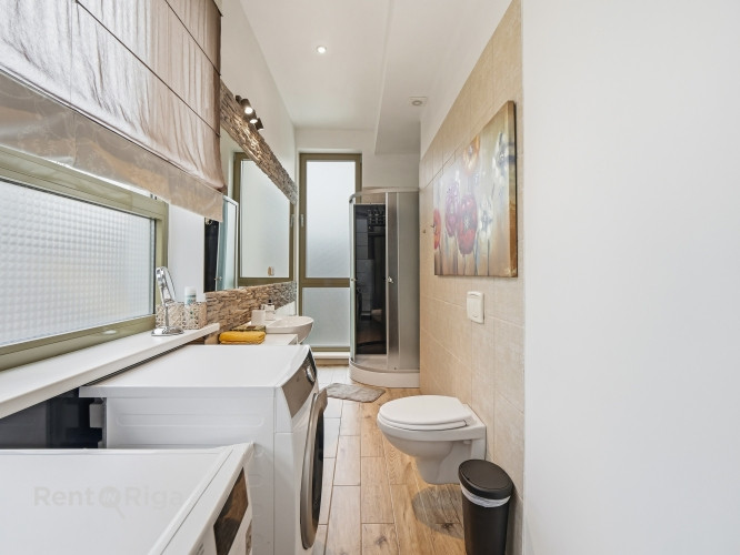 Plašs un elegantas apdares 4-istabu dzīvoklis ar terasi un pazemes stāvvietu  tikai 300 m no Jūrmala - foto 16