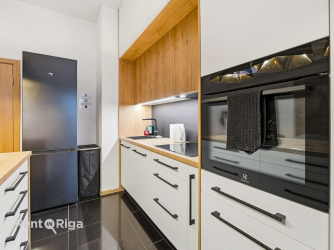 Plašs un elegantas apdares 4-istabu dzīvoklis ar terasi un pazemes stāvvietu  tikai 300 m no Jūrmala - foto 14