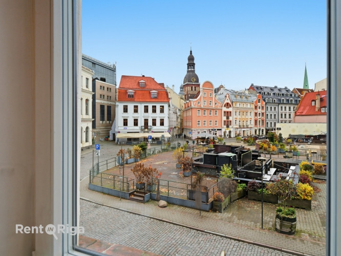 An opportunity to live in the very heart of Old Riga. This apartment offers everything a city life e Рига - изображение 14