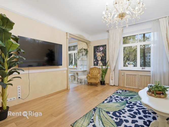 An opportunity to live in the very heart of Old Riga. This apartment offers everything a city life e Рига - изображение 16
