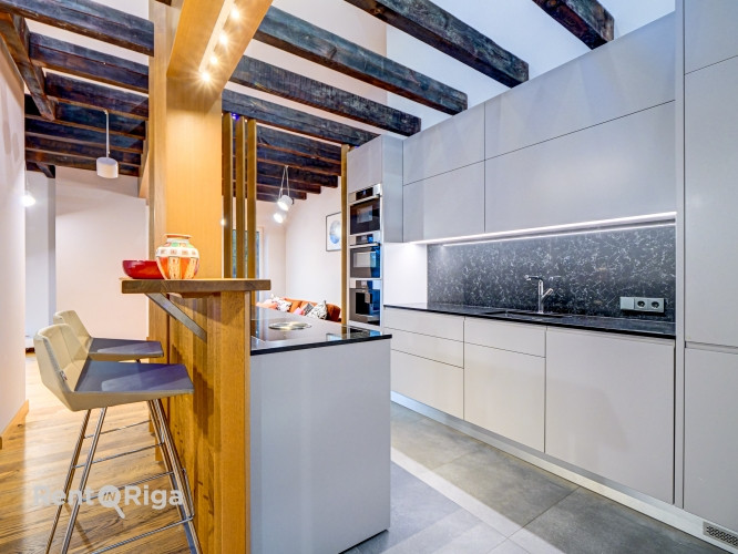 Privātmājas komforts apvienots ar dzīvokļa priekšrocībām. Dzīvoklis ir gaišs, silts Rīga - foto 9