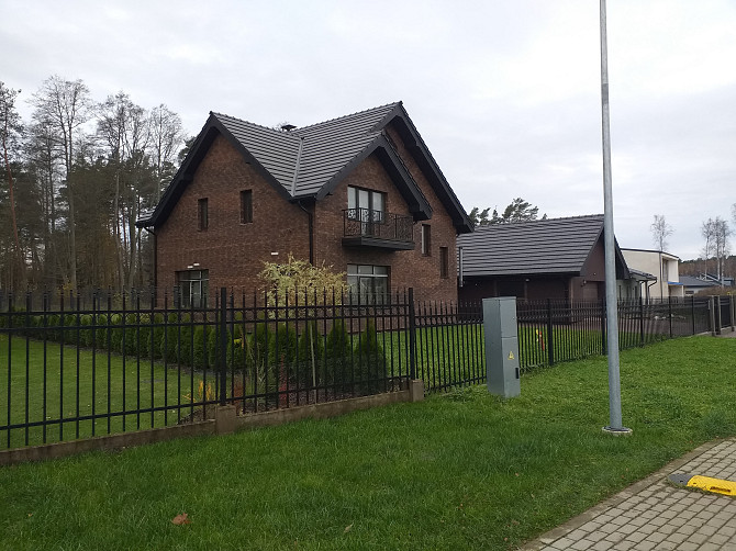 Elitārā ciematā “Jūras krasti” tiek piedāvāta jauna divstāvu privātmāja.
Ciemats ir izvietots... Carnikava - foto 2