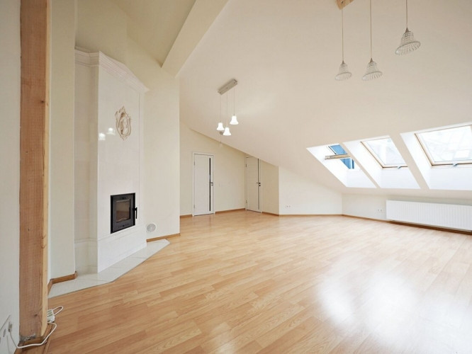 Продаётся элегантная и просторная 4-комнатная квартира в центре Риги. В Рига - изображение 5