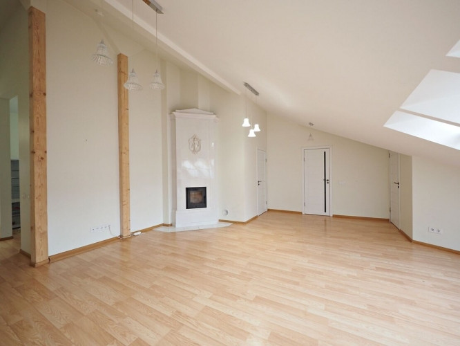 Продаётся элегантная и просторная 4-комнатная квартира в центре Риги. В Рига - изображение 6