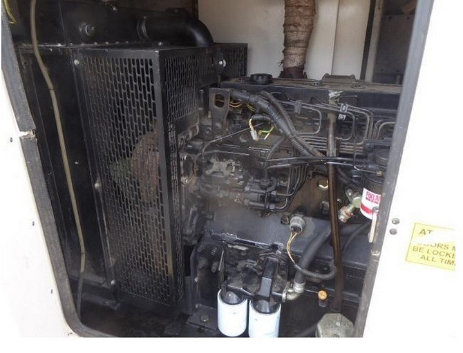 Dīzeļģeneratorus100 KVA - 2005 FG WILSON PERKINS ENGINE
Lietots: Dīzeļģenerators Lieliskā... Рига - изображение 4