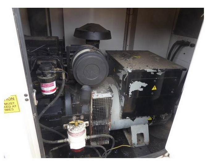 Dīzeļģeneratorus100 KVA - 2005 FG WILSON PERKINS ENGINE
Lietots: Dīzeļģenerators Lieliskā... Рига - изображение 3