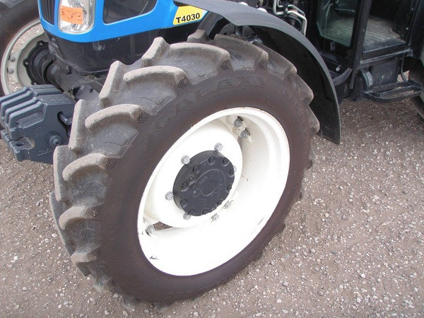Lauksaimniecības traktor 2008 NEW HOLLAND T4030 MFWD
Lietots: Lauksaimniecības Traktors –... Рига - изображение 7