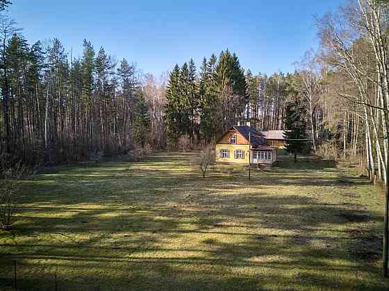 Pārdod vēsturisku Jūrmalas, arhitektūrai tipisku savrupmāju, kas celta 1922. gadā ar lielu zemes gab Jūrmala