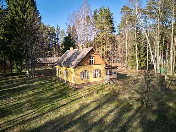 Pārdod vēsturisku Jūrmalas, arhitektūrai tipisku savrupmāju, kas celta 1922. gadā ar lielu zemes gab Jūrmala