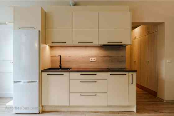 Аренда квартиры в тихом центре. 2 комнатная квартира с одной изолированной Rīga