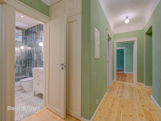 В аренду предлагается отремонтированная квартира в историческом здании.  + Рига - изображение 6