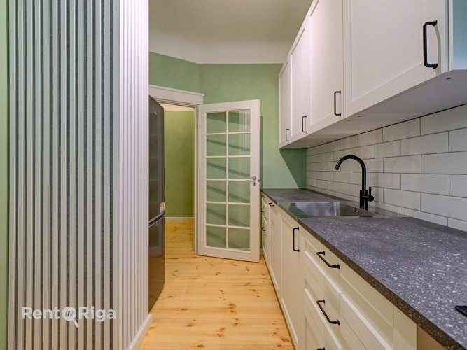 В аренду предлагается отремонтированная квартира в историческом здании.  + Рига - изображение 9