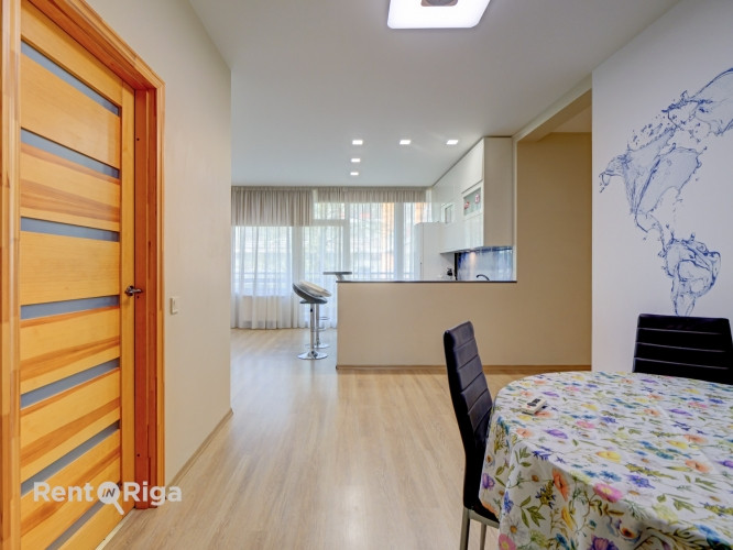 Pārdod 3-istabu dzīvokli jaunajā projektā VARAVĪKSNES NAMI  Pārdošanā gaišs, mājīgs un Rīga - foto 8