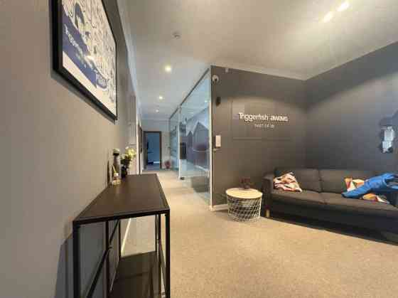 Общая площадь  154 м. Офис расположен на 5-м этаже элегантного офисного здания, Rīga