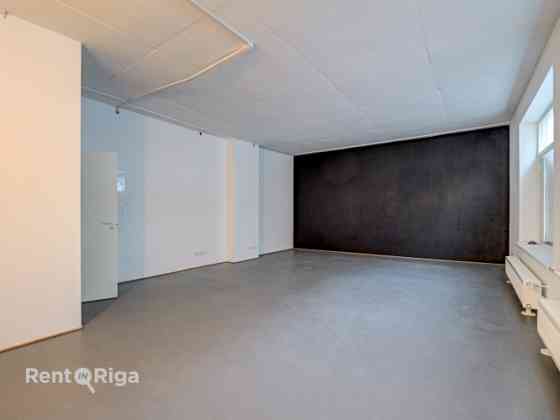 Продаются коммерческие помещения на 1 этаже!  Предлагаются коммерческие Rīga