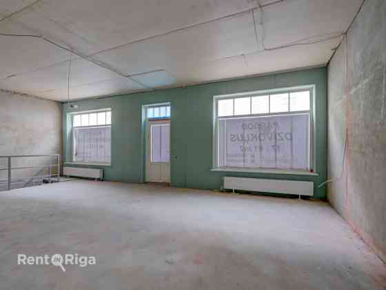 Продаются коммерческие помещения на 1 этаже + складское помещение на -1 этаже! Rīga